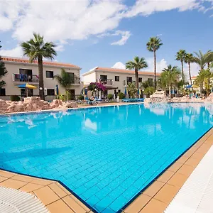 *** מלון דירות Loutsiana Deluxe Apts קפריסין